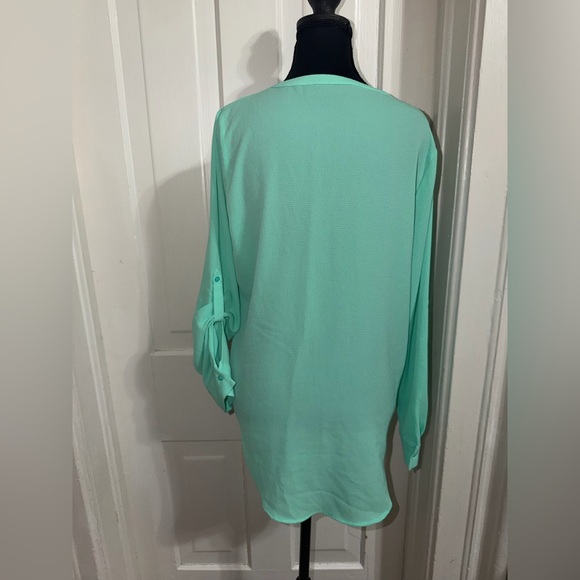 Women's size medium, Apt. 9 Mint Button Down Women's Shirt, top, blouse - Picture 4 of 6